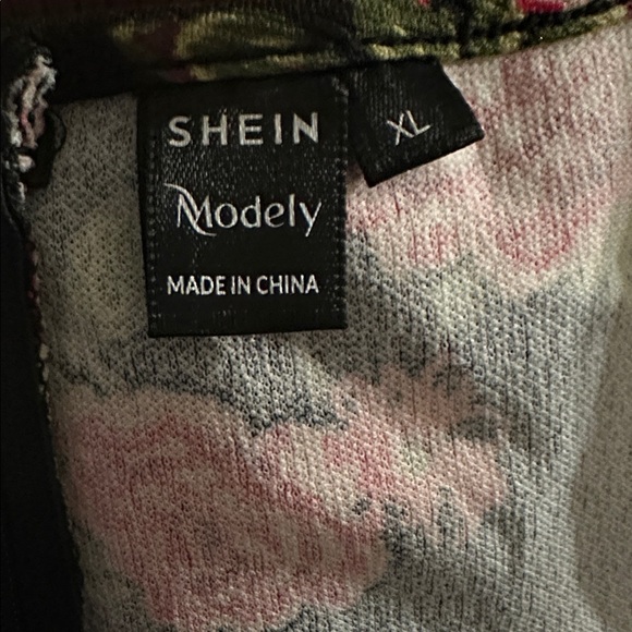 SHEIN Black Floral Long Sleeve Dress - Picture 3 of 3